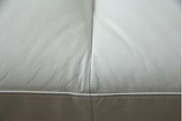 中古　美品　リーン・ロゼ(ligne roset)　Urbani　本革(レザー)　高級感漂う佇まいが魅力の大きな3人掛けソファ(リーンロゼ、三人掛け、3P、トリプルソファ、アームソファ)(R-068153)