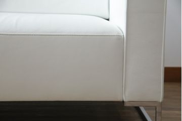 中古　美品　リーン・ロゼ(ligne roset)　Urbani　本革(レザー)　高級感漂う佇まいが魅力の大きな3人掛けソファ(リーンロゼ、三人掛け、3P、トリプルソファ、アームソファ)(R-068153)