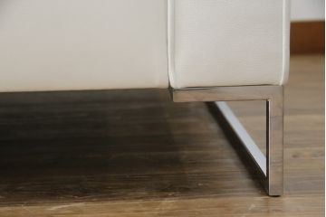 中古　美品　リーン・ロゼ(ligne roset)　Urbani　本革(レザー)　高級感漂う佇まいが魅力の大きな3人掛けソファ(リーンロゼ、三人掛け、3P、トリプルソファ、アームソファ)(R-068153)