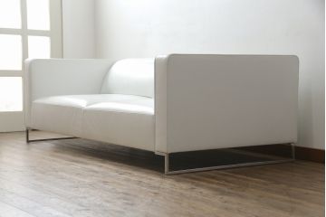 中古　美品　リーン・ロゼ(ligne roset)　Urbani　本革(レザー)　高級感漂う佇まいが魅力の3人掛けソファ(リーンロゼ、三人掛け、3P、トリプルソファ、アームソファ)(R-068154)