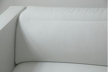 中古　美品　リーン・ロゼ(ligne roset)　Urbani　本革(レザー)　高級感漂う佇まいが魅力の3人掛けソファ(リーンロゼ、三人掛け、3P、トリプルソファ、アームソファ)(R-068154)