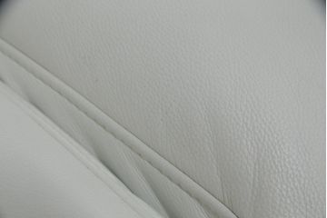 中古　美品　リーン・ロゼ(ligne roset)　Urbani　本革(レザー)　高級感漂う佇まいが魅力の3人掛けソファ(リーンロゼ、三人掛け、3P、トリプルソファ、アームソファ)(R-068154)