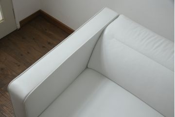 中古　美品　リーン・ロゼ(ligne roset)　Urbani　本革(レザー)　高級感漂う佇まいが魅力の3人掛けソファ(リーンロゼ、三人掛け、3P、トリプルソファ、アームソファ)(R-068154)
