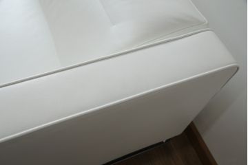 中古　美品　リーン・ロゼ(ligne roset)　Urbani　本革(レザー)　高級感漂う佇まいが魅力の3人掛けソファ(リーンロゼ、三人掛け、3P、トリプルソファ、アームソファ)(R-068154)