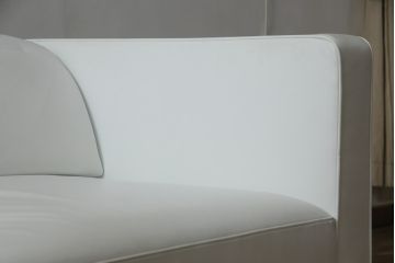 中古　美品　リーン・ロゼ(ligne roset)　Urbani　本革(レザー)　高級感漂う佇まいが魅力の3人掛けソファ(リーンロゼ、三人掛け、3P、トリプルソファ、アームソファ)(R-068154)