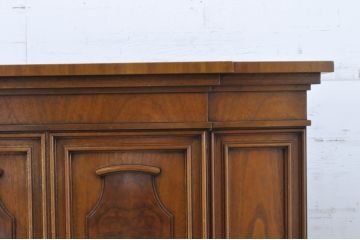 中古　美品　DREXEL HERITAGE(ドレクセルヘリテイジ)　FRANCESCA(フランチェスカ)　マホガニー材　クラシカルな佇まいが美しいサイドボード(クレデンザ、クリデンザ、収納棚、戸棚、サイドキャビネット、ホールチェスト)(R-068158)