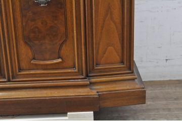 中古　美品　DREXEL HERITAGE(ドレクセルヘリテイジ)　FRANCESCA(フランチェスカ)　マホガニー材　クラシカルな佇まいが美しいサイドボード(クレデンザ、クリデンザ、収納棚、戸棚、サイドキャビネット、ホールチェスト)(R-068158)