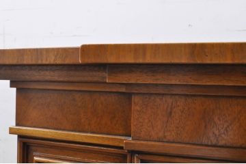 中古　美品　DREXEL HERITAGE(ドレクセルヘリテイジ)　FRANCESCA(フランチェスカ)　マホガニー材　クラシカルな佇まいが美しいサイドボード(クレデンザ、クリデンザ、収納棚、戸棚、サイドキャビネット、ホールチェスト)(R-068158)