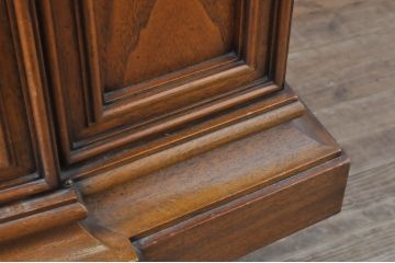 中古　美品　DREXEL HERITAGE(ドレクセルヘリテイジ)　FRANCESCA(フランチェスカ)　マホガニー材　クラシカルな佇まいが美しいサイドボード(クレデンザ、クリデンザ、収納棚、戸棚、サイドキャビネット、ホールチェスト)(R-068158)