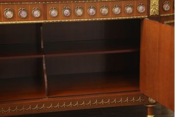 中古　スペイン家具　マリネール(Mariner)　最上級モデル　優美で華やかな装飾が見事なサイドボード(サイドキャビネット、コンソールキャビネット、リビングボード、収納棚、戸棚、店舗什器)(定価約250万円)(R-068159)