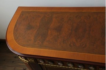 中古　スペイン家具　マリネール(Mariner)　最上級モデル　優美で華やかな装飾が見事なサイドボード(サイドキャビネット、コンソールキャビネット、リビングボード、収納棚、戸棚、店舗什器)(定価約250万円)(R-068159)
