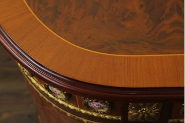 中古　スペイン家具　マリネール(Mariner)　最上級モデル　優美で華やかな装飾が見事なサイドボード(サイドキャビネット、コンソールキャビネット、リビングボード、収納棚、戸棚、店舗什器)(定価約250万円)(R-068159)
