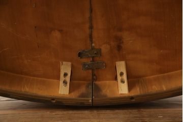 中古　DREXEL HERITAGE(ドレクセルヘリテイジ)　TRYON MANOR(トライオンメナー)　天板のデザインがおしゃれ!気品ある佇まいの伸長式ダイニングテーブル(エクステンションテーブル、2人掛け、4人掛け、6人掛け)(R-068160)