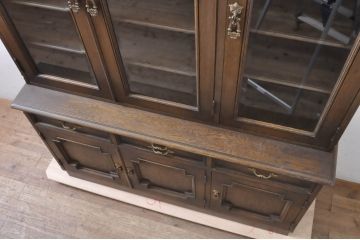 中古　美品　神戸洋家具　永田良介商店　クラシカルで品のある佇まいが美しいキャビネット(カップボード、食器棚、戸棚、収納棚、飾り棚)(R-068161)