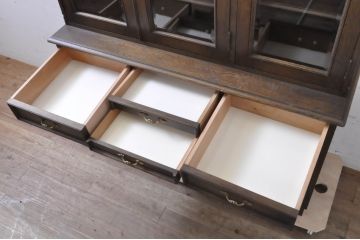 中古　美品　神戸洋家具　永田良介商店　クラシカルで品のある佇まいが美しいキャビネット(カップボード、食器棚、戸棚、収納棚、飾り棚)(R-068161)