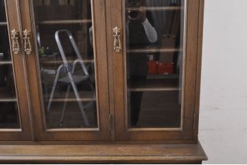 中古　美品　神戸洋家具　永田良介商店　クラシカルで品のある佇まいが美しいキャビネット(カップボード、食器棚、戸棚、収納棚、飾り棚)(R-068161)