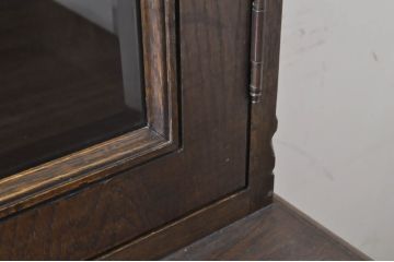 中古　美品　神戸洋家具　永田良介商店　クラシカルで品のある佇まいが美しいキャビネット(カップボード、食器棚、戸棚、収納棚、飾り棚)(R-068161)