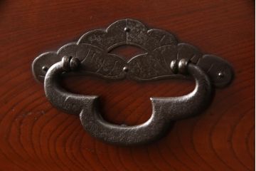 和製アンティーク　前面欅(ケヤキ)材　味わい深い風合いが魅力の米沢箪笥(重ね箪笥、衣装箪笥、収納たんす、整理タンス、時代箪笥、引き出し)(R-068165)