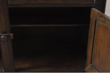 イギリスビンテージ　ERCOL(アーコール)　Old Colonial(オールドコロニアル)　気品と風格が漂うカップボード(食器棚、飾り棚、本棚、ブックシェルフ、戸棚、ヴィンテージ、英国)(R-068168)