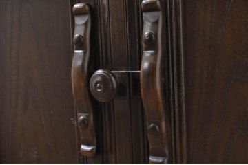 イギリスビンテージ　ERCOL(アーコール)　Old Colonial(オールドコロニアル)　気品と風格が漂うカップボード(食器棚、飾り棚、本棚、ブックシェルフ、戸棚、ヴィンテージ、英国)(R-068168)