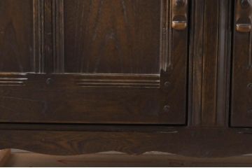 イギリスビンテージ　ERCOL(アーコール)　Old Colonial(オールドコロニアル)　気品と風格が漂うカップボード(食器棚、飾り棚、本棚、ブックシェルフ、戸棚、ヴィンテージ、英国)(R-068168)