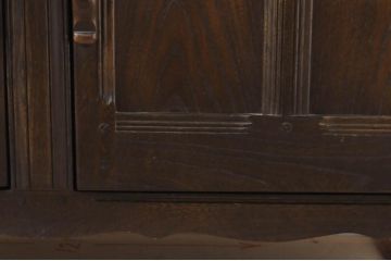 イギリスビンテージ　ERCOL(アーコール)　Old Colonial(オールドコロニアル)　気品と風格が漂うカップボード(食器棚、飾り棚、本棚、ブックシェルフ、戸棚、ヴィンテージ、英国)(R-068168)