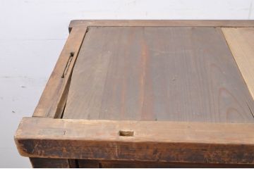 和製アンティーク　檜(ヒノキ)材　昭和レトロな雰囲気の水屋箪笥サイドボード(時代箪笥、茶棚、収納棚、引き出し、サイドキャビネット、テレビ台、テレビボード)(R-068173)