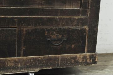 和製アンティーク　檜(ヒノキ)材　昭和レトロな雰囲気の水屋箪笥サイドボード(時代箪笥、茶棚、収納棚、引き出し、サイドキャビネット、テレビ台、テレビボード)(R-068173)