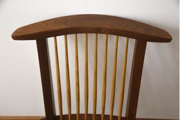 中古　ジョージナカシマ　桜製作所　コノイドチェア(CONOID CHAIR)　CN101　スタイリッシュな佇まいのサイドチェア(ジョージ・ナカシマ、板座チェア、ダイニングチェア、椅子、イス)(R-068179)
