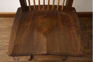 中古　ジョージナカシマ　桜製作所　コノイドチェア(CONOID CHAIR)　CN101　スタイリッシュな佇まいのサイドチェア(ジョージ・ナカシマ、板座チェア、ダイニングチェア、椅子、イス)(R-068179)