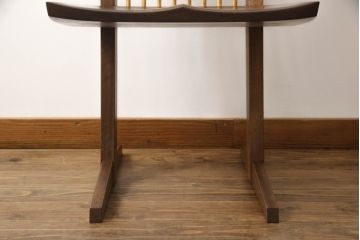 中古　ジョージナカシマ　桜製作所　コノイドチェア(CONOID CHAIR)　CN101　スタイリッシュな佇まいのサイドチェア(ジョージ・ナカシマ、板座チェア、ダイニングチェア、椅子、イス)(R-068179)