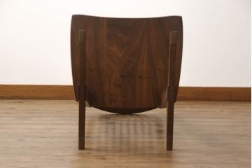 中古　ジョージナカシマ　桜製作所　コノイドチェア(CONOID CHAIR)　CN101　スタイリッシュな佇まいのサイドチェア(ジョージ・ナカシマ、板座チェア、ダイニングチェア、椅子、イス)(R-068179)