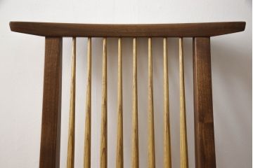 中古　ジョージナカシマ　桜製作所　コノイドチェア(CONOID CHAIR)　CN101　スタイリッシュな佇まいのサイドチェア(ジョージ・ナカシマ、板座チェア、ダイニングチェア、椅子、イス)(R-068180)