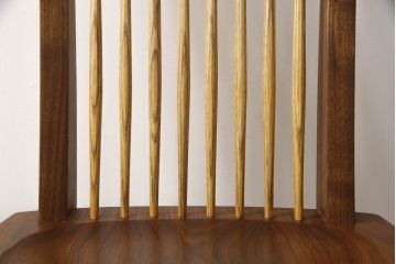 中古　ジョージナカシマ　桜製作所　コノイドチェア(CONOID CHAIR)　CN101　スタイリッシュな佇まいのサイドチェア(ジョージ・ナカシマ、板座チェア、ダイニングチェア、椅子、イス)(R-068180)