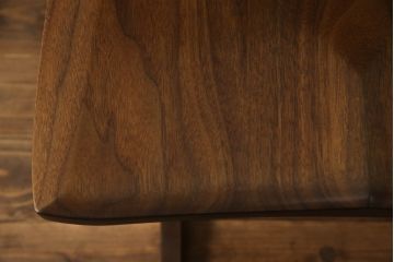 中古　ジョージナカシマ　桜製作所　コノイドチェア(CONOID CHAIR)　CN101　スタイリッシュな佇まいのサイドチェア(ジョージ・ナカシマ、板座チェア、ダイニングチェア、椅子、イス)(R-068180)