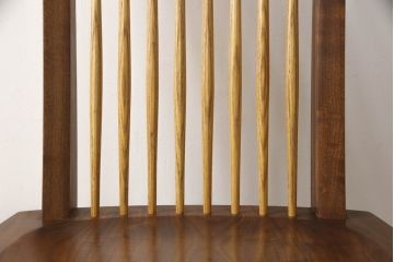 中古　ジョージナカシマ　桜製作所　コノイドチェア(CONOID CHAIR)　CN101　スタイリッシュな佇まいのサイドチェア(ジョージ・ナカシマ、板座チェア、ダイニングチェア、椅子、イス)(R-068181)
