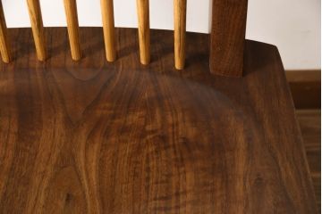 中古　ジョージナカシマ　桜製作所　コノイドチェア(CONOID CHAIR)　CN101　スタイリッシュな佇まいのサイドチェア(ジョージ・ナカシマ、板座チェア、ダイニングチェア、椅子、イス)(R-068181)