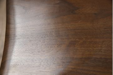 中古　ジョージナカシマ　桜製作所　コノイドチェア(CONOID CHAIR)　CN101　スタイリッシュな佇まいのサイドチェア(ジョージ・ナカシマ、板座チェア、ダイニングチェア、椅子、イス)(R-068181)