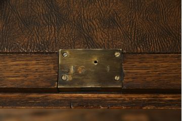 イギリスアンティーク　オーク材　ツイストレッグ　上品な佇まいが魅力のライティングビューロー(ライティングデスク、簿記机、ワークデスク、在宅用、在宅ワーク用、英国)(R-068182)