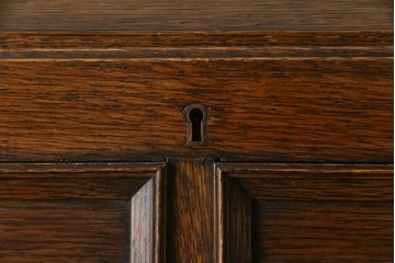 イギリスアンティーク　オーク材　ツイストレッグ　上品な佇まいが魅力のライティングビューロー(ライティングデスク、簿記机、ワークデスク、在宅用、在宅ワーク用、英国)(R-068182)