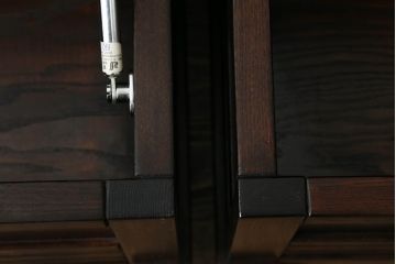 中古　民芸家具　ニレ材　引き出し付きで使い勝手抜群の回転囲炉裏チェア4脚セット(回転椅子、回転チェア、ダイニングチェア、板座チェア)(R-068185)