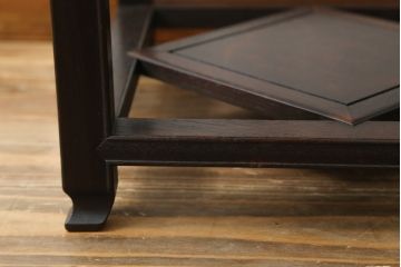 和製アンティーク　花梨(カリン)材　落ち着いた色味にシンプルな彫刻が美しい縦型花台(サイドテーブル、エンドテーブル、ナイトテーブル、飾り台)(R-068186)