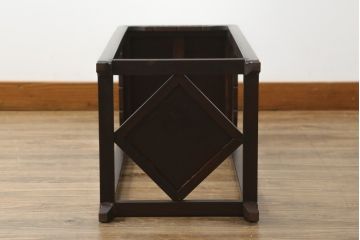 和製アンティーク　花梨(カリン)材　落ち着いた色味にシンプルな彫刻が美しい縦型花台(サイドテーブル、エンドテーブル、ナイトテーブル、飾り台)(R-068186)