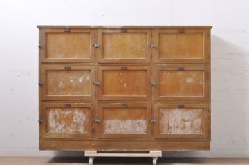 和製ビンテージ　ナラ(楢)材　温かみのある木色がどこか懐かしいマス目(升目)扉の収納棚(ロッカー、サイドボード、下駄箱、キャビネット、ヴィンテージ)(R-068187)