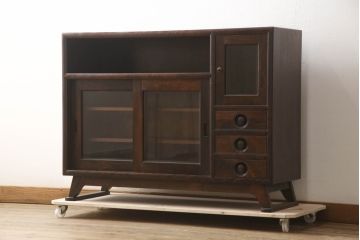 中古　美品　松本民芸家具　どこかレトロな雰囲気も感じる90型茶タンス(サイドボード、戸棚、収納棚)(定価約44万円)(R-068190)