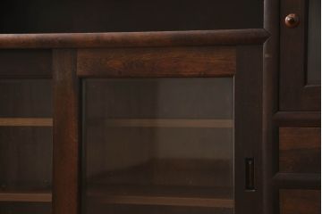中古　美品　松本民芸家具　どこかレトロな雰囲気も感じる90型茶タンス(サイドボード、戸棚、収納棚)(定価約44万円)(R-068190)
