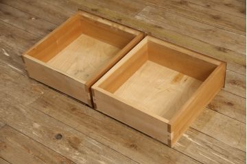 中古　美品　松本民芸家具　絶版モデル　洗練されたモダンな空間を演出するE型食器棚(カップボード、キャビネット、戸棚、収納棚、飾り棚)(R-068191)