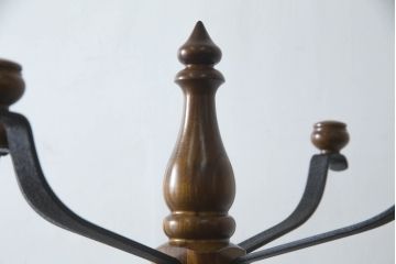 中古　カリモク家具(karimoku)　上品な挽き物加工が施されたポールハンガー(コートハンガー、帽子掛け、店舗什器)(R-068193)