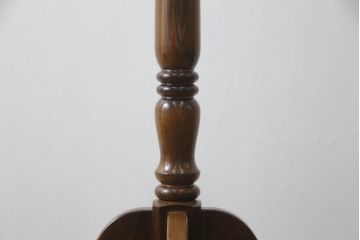 中古　カリモク家具(karimoku)　上品な挽き物加工が施されたポールハンガー(コートハンガー、帽子掛け、店舗什器)(R-068193)