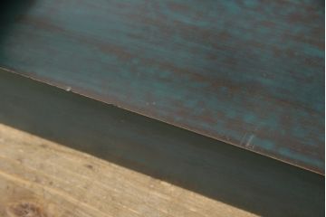 中古　バロッサバレンティ(VARO,S.A. VALENTI)　グリーンカラーが空間のアクセントになる縦型ガラスケース(ショーケース、飾り棚、陳列棚、ガラスキャビネット、店舗什器)(R-068194)